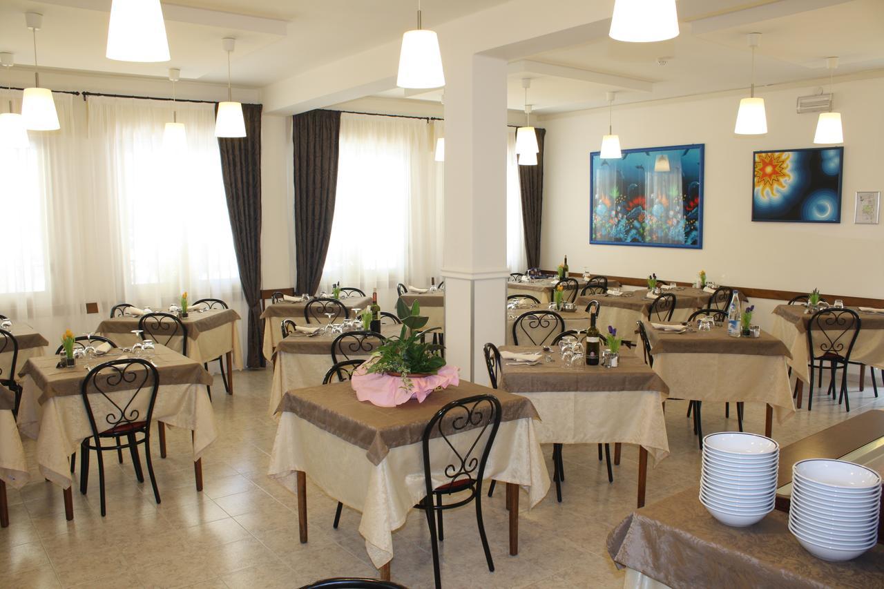 Hotel Helga كاوْرلي المظهر الخارجي الصورة